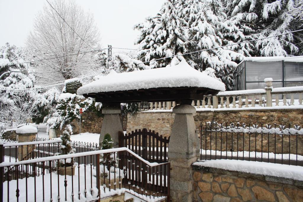 Apartament El Horreo Miraflores de la Sierra Zewnętrze zdjęcie